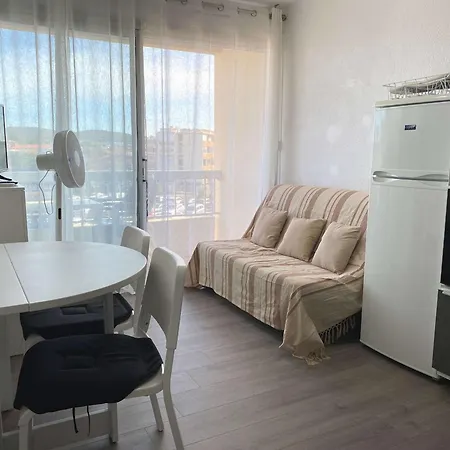 Апартаменты T1 A 5 Min Des Thermes, 2*, Balcon, Cuisine Equipee, Proche Commerces - Fr-1-553-179 *