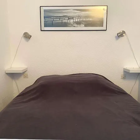 T1 à 5 Min Des Thermes, 2*, Balcon, Cuisine équipée, Proche Commerces - Fr-1-553-179
