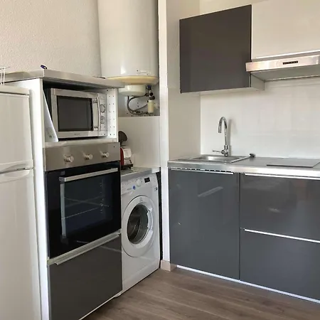 T1 à 5 Min Des Thermes, 2*, Balcon, Cuisine équipée, Proche Commerces - Fr-1-553-179 Balaruc-les-Bains