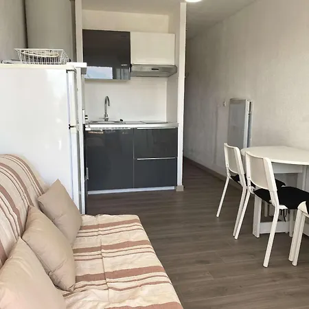 Appartement T1 à 5 Min Des Thermes, 2*, Balcon, Cuisine équipée, Proche Commerces - Fr-1-553-179