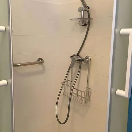 T1 à 5 Min Des Thermes, 2*, Balcon, Cuisine équipée, Proche Commerces - Fr-1-553-179 Appartement