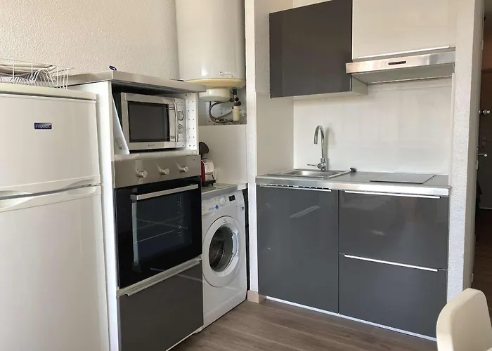 T1 A 5 Min Des Thermes, 2*, Balcon, Cuisine Equipee, Proche Commerces - Fr-1-553-179 Balaruc-les-Bains
