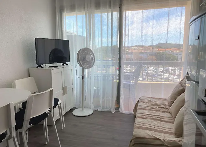 T1 A 5 Min Des Thermes, 2*, Balcon, Cuisine Equipee, Proche Commerces - Fr-1-553-179 Διαμέρισμα Balaruc-les-Bains
